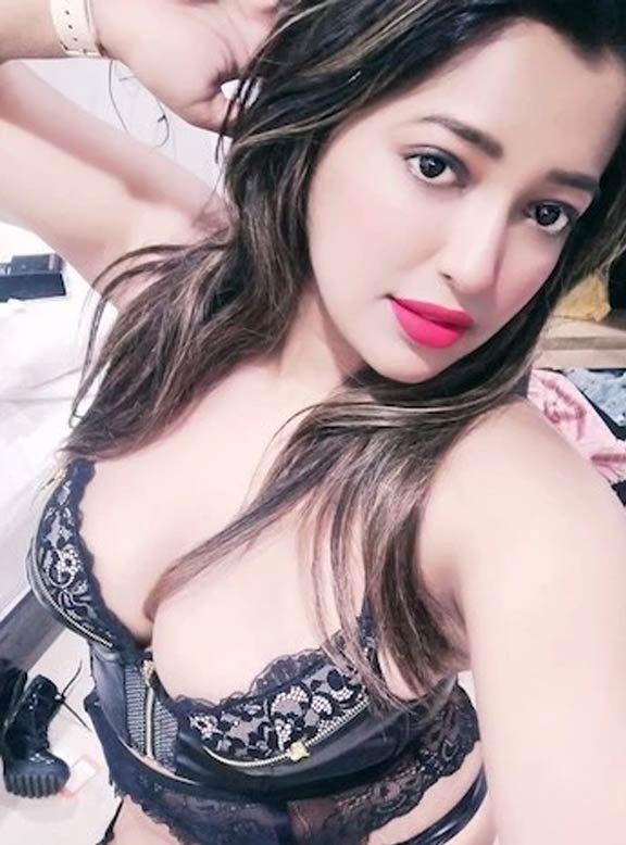 Udaipur aged housewife Call Girl